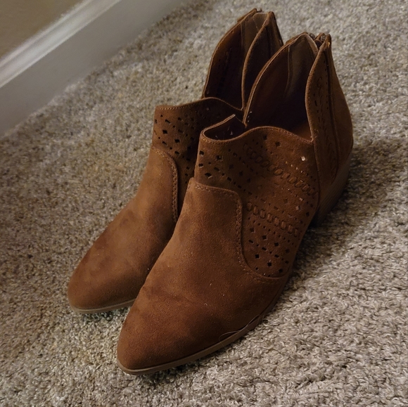 Cityclassified Shoes - City Classified Chestnut Booties Shoes Cut Outs Ankle Boots Color Brown  Size 11